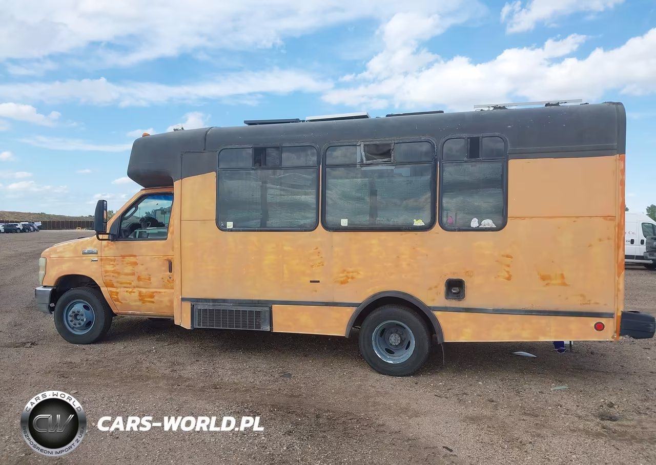 2009 Ford E-350 Cutaway VIN:1FDEE35L19DA13823 - 14