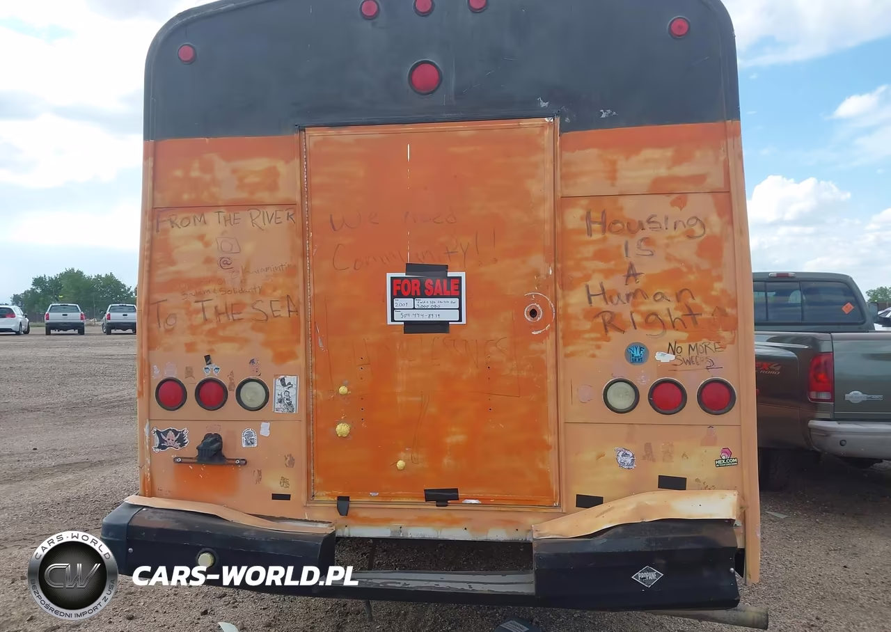 2009 Ford E-350 Cutaway VIN:1FDEE35L19DA13823 - 15