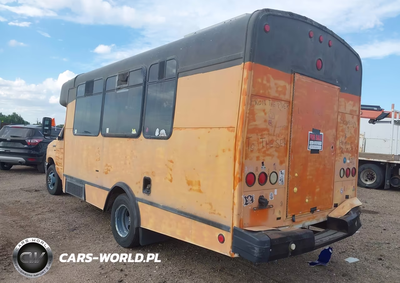 2009 Ford E-350 Cutaway VIN:1FDEE35L19DA13823 - 3