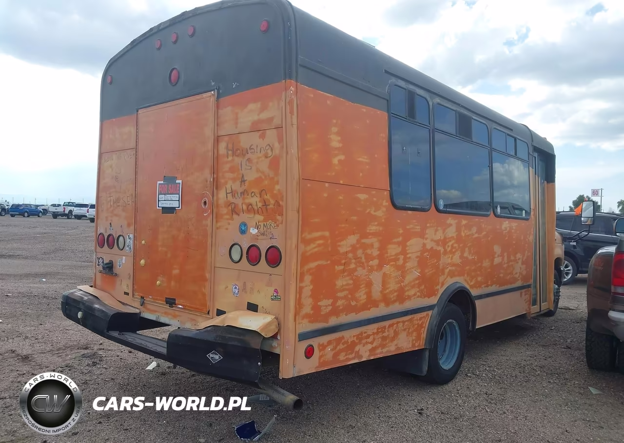 2009 Ford E-350 Cutaway VIN:1FDEE35L19DA13823 - 4