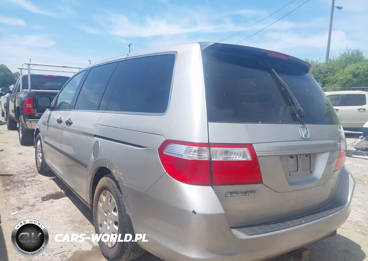 2007 Honda Odyssey Lx VIN:5FNRL38257B039197 - 3