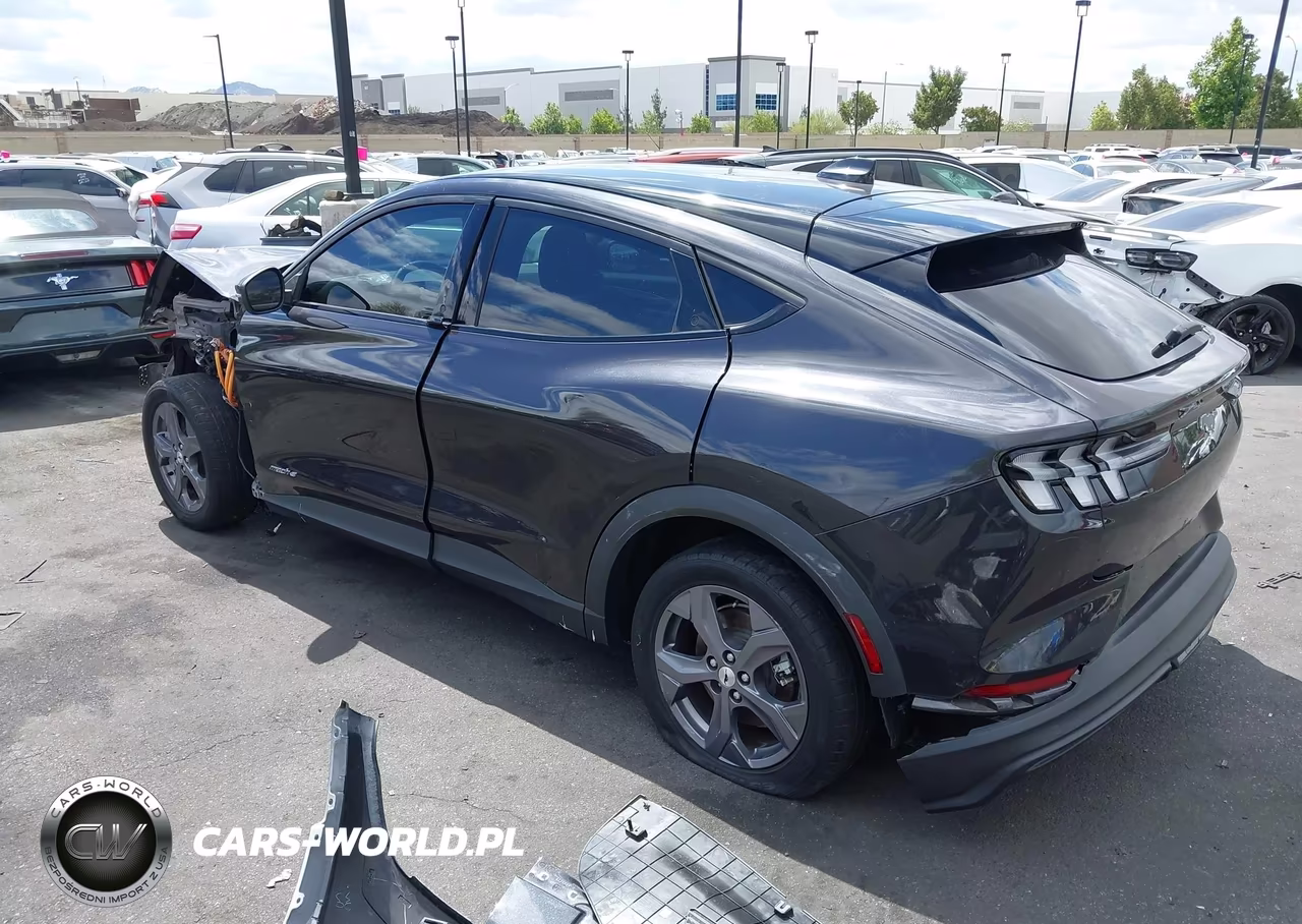 2022 Ford Mustang Mach-E Select VIN:3FMTK1RM2NMA18440 - 3