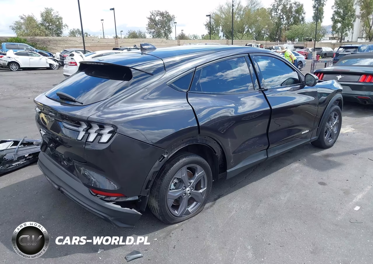 2022 Ford Mustang Mach-E Select VIN:3FMTK1RM2NMA18440 - 4