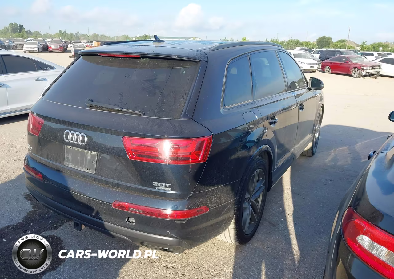 2018 Audi Q7 3.0T Premium VIN:WA1VAAF71JD015446 - 4