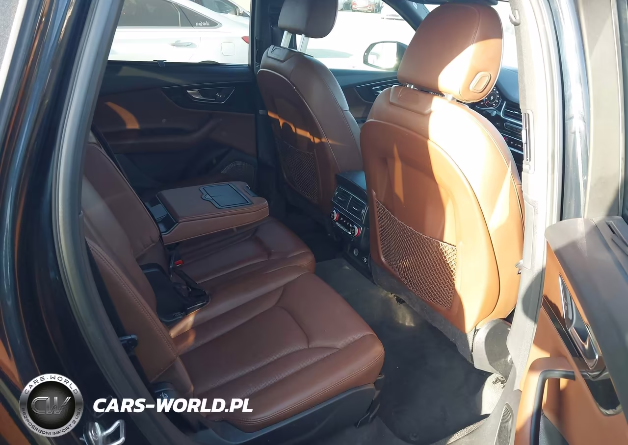 2018 Audi Q7 3.0T Premium VIN:WA1VAAF71JD015446 - 8