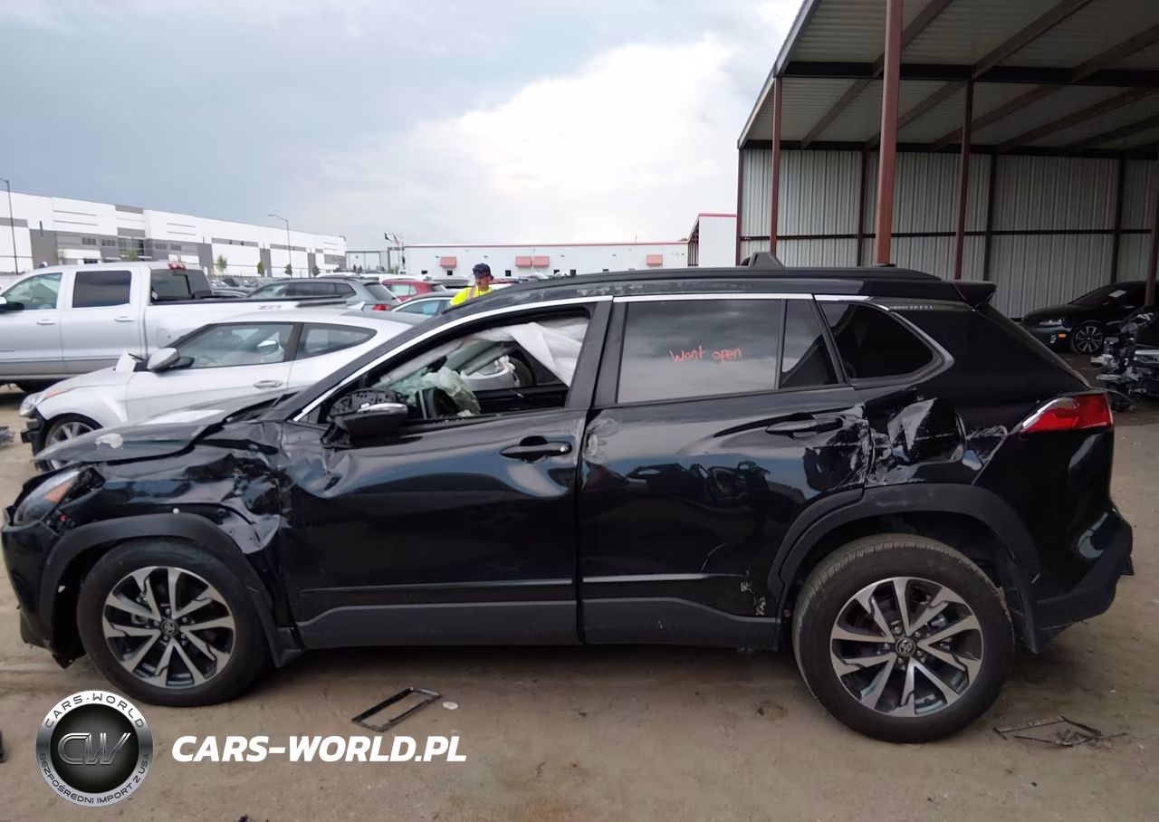 2025 Toyota Corolla Cross Xle VIN:7MUDAAAG0SV131449 - 13
