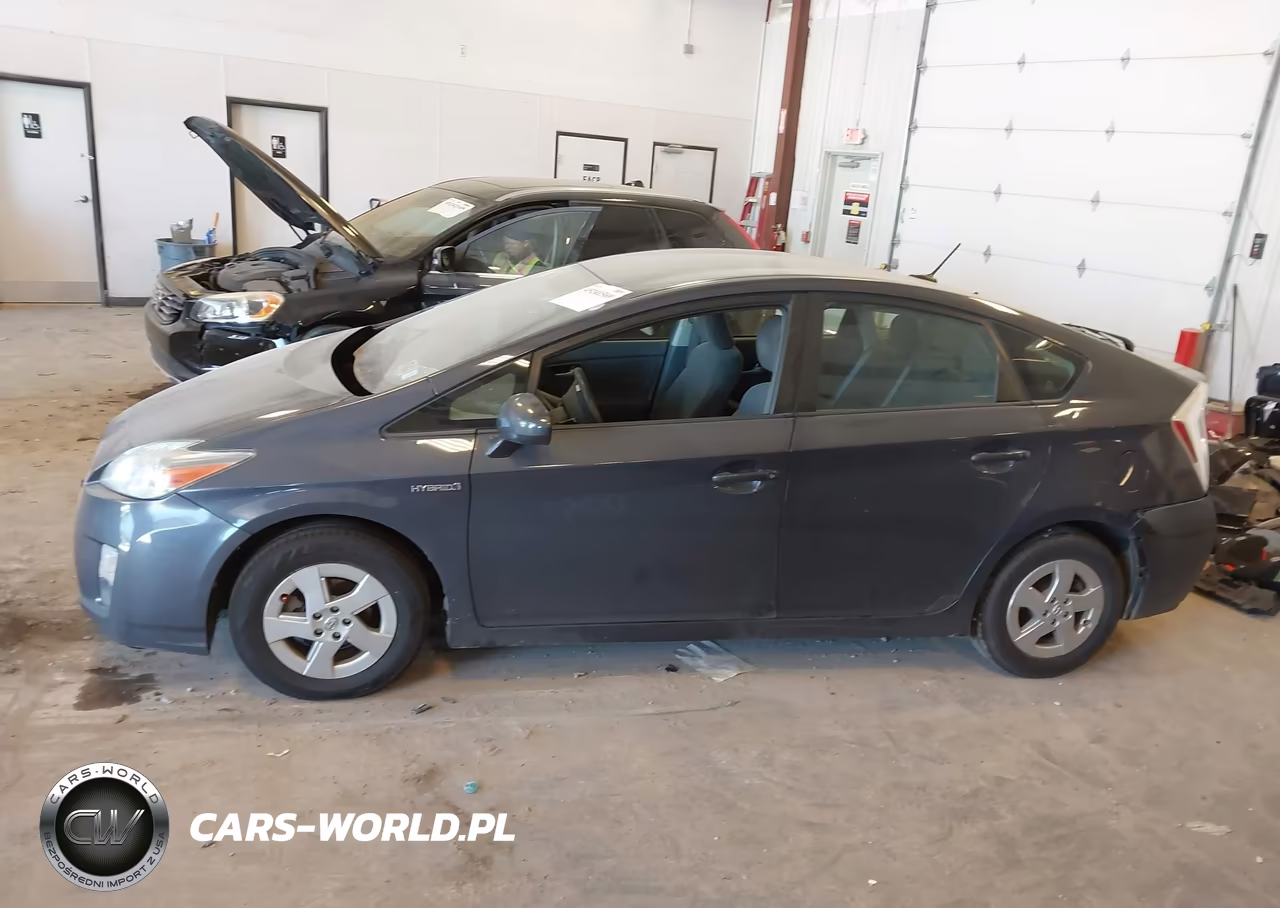 2011 Toyota Prius Two VIN:JTDKN3DU0B0289991 - 15
