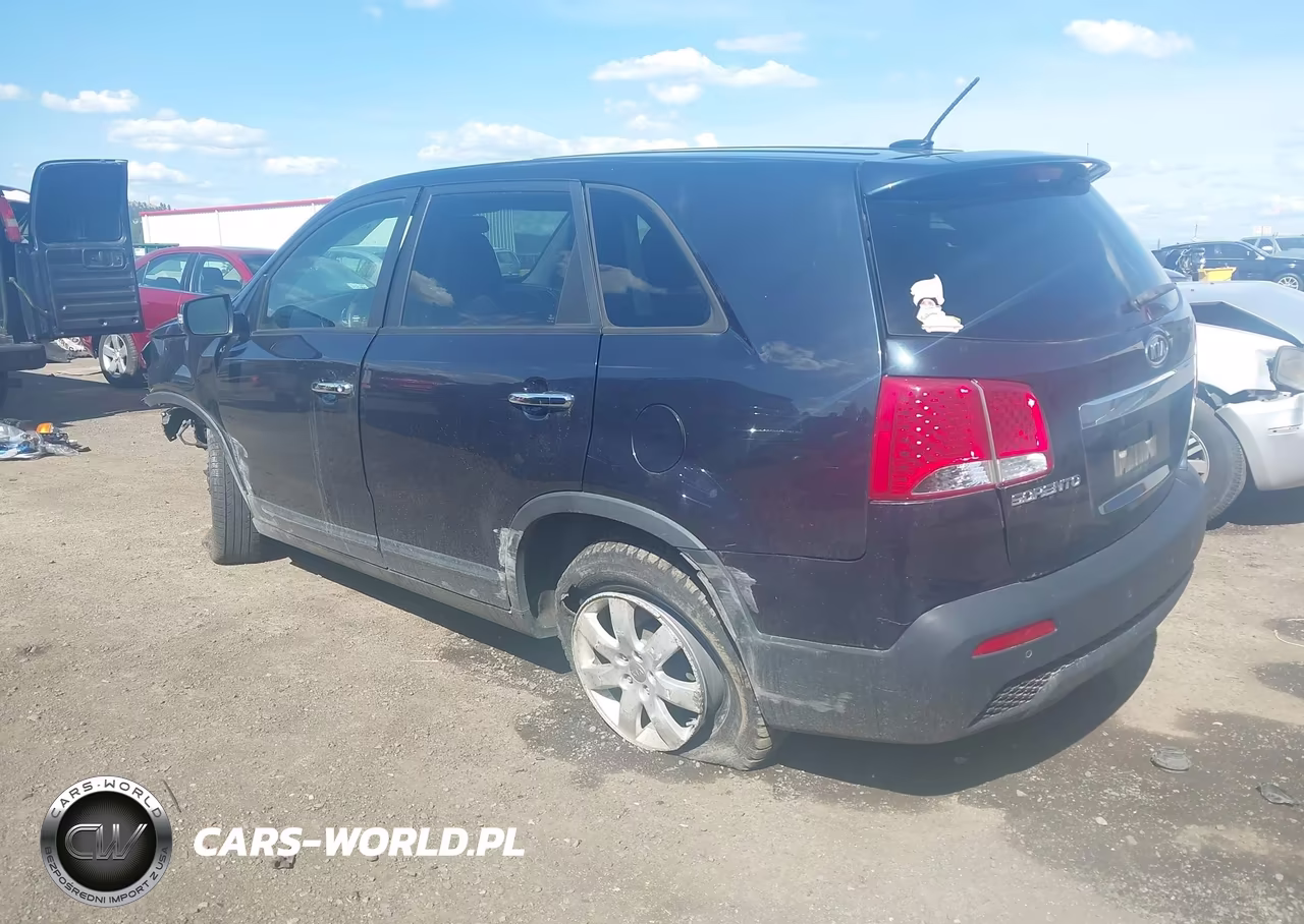 2013 Kia Sorento Lx VIN:5XYKT3A18DG402275 - 3