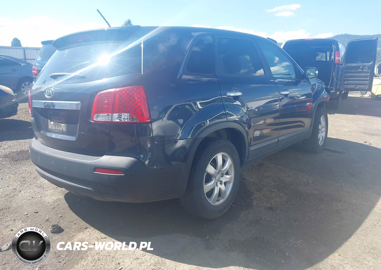2013 Kia Sorento Lx VIN:5XYKT3A18DG402275 - 4