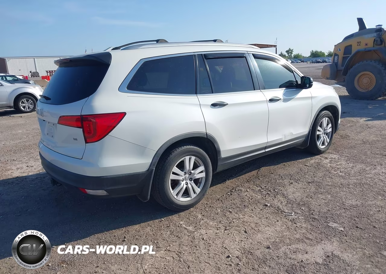 2017 Honda Pilot Lx VIN:5FNYF5H19HB038593 - 4
