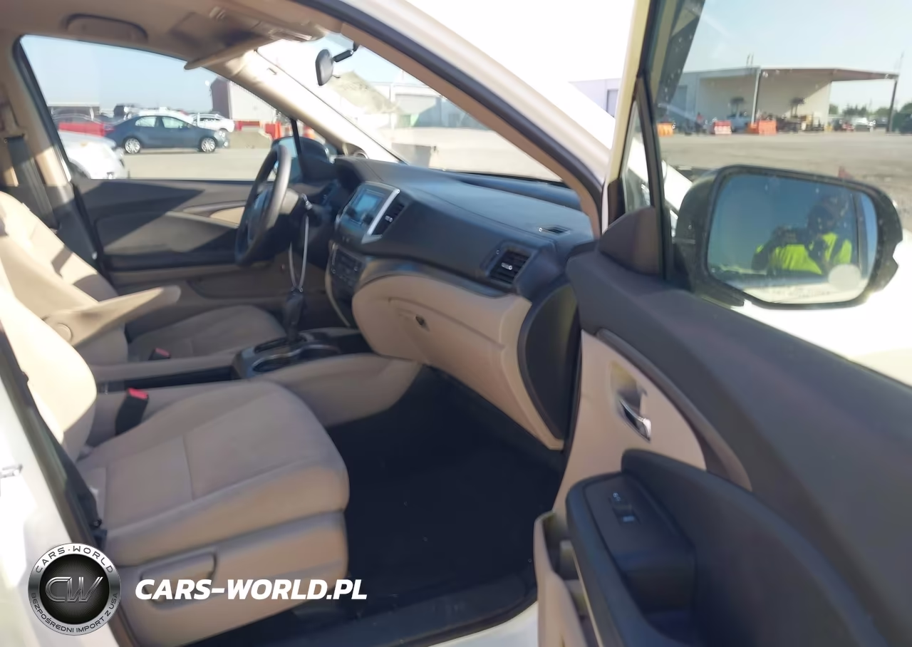 2017 Honda Pilot Lx VIN:5FNYF5H19HB038593 - 5