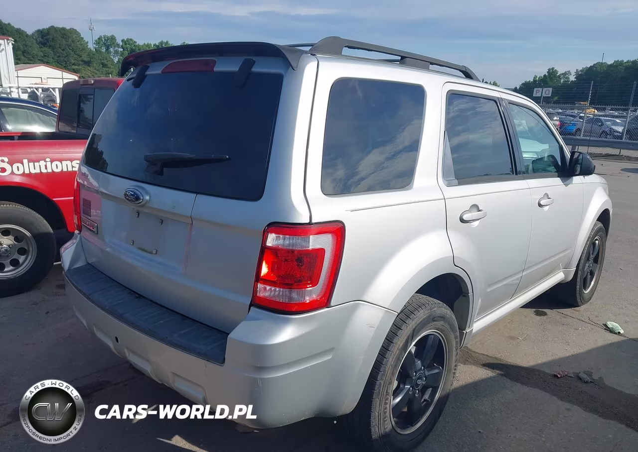 2009 Ford Escape Xlt VIN:1FMCU03739KD08447 - 4
