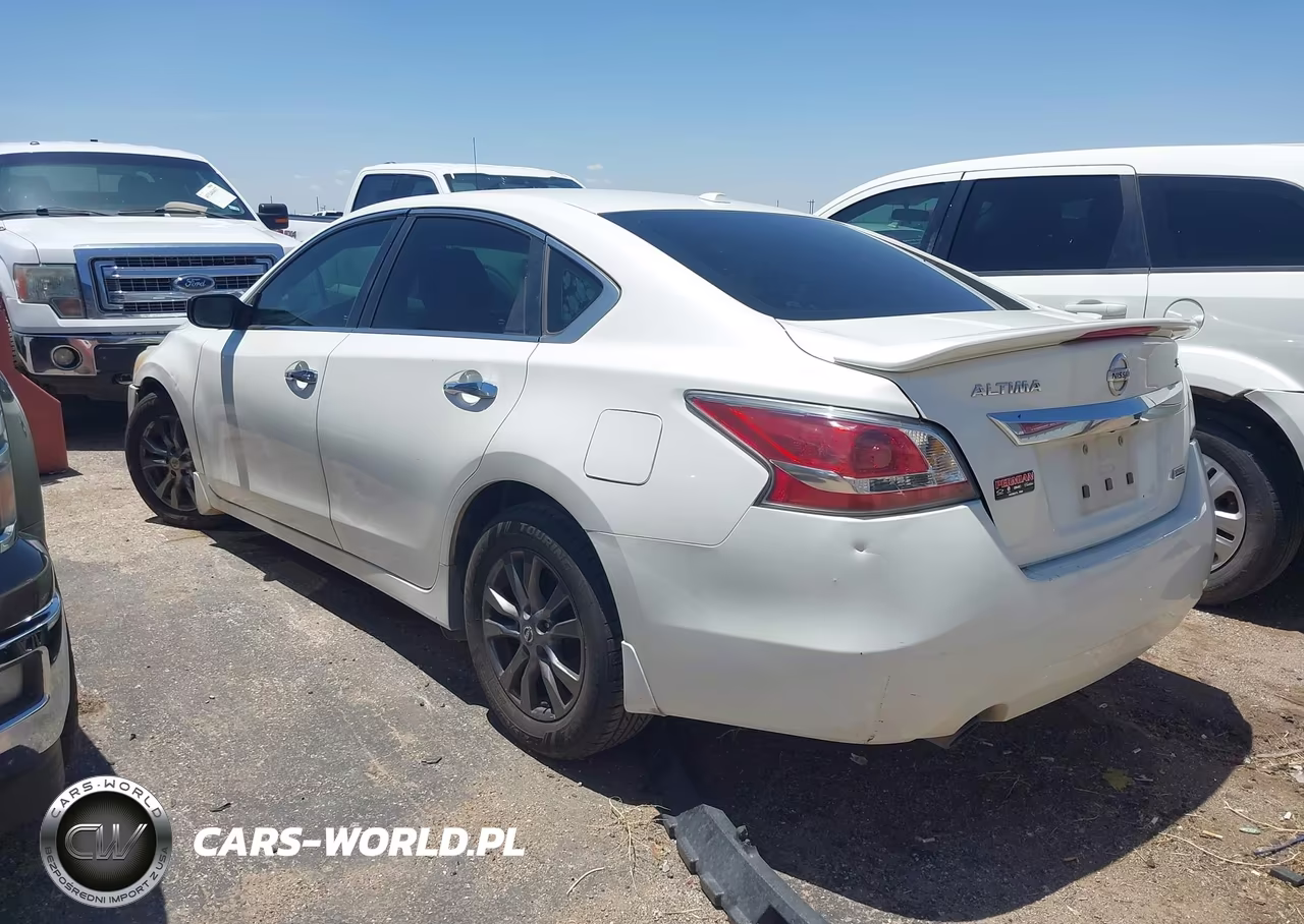 2015 Nissan Altima 2.5 S VIN:1N4AL3AP9FC464927 - 3