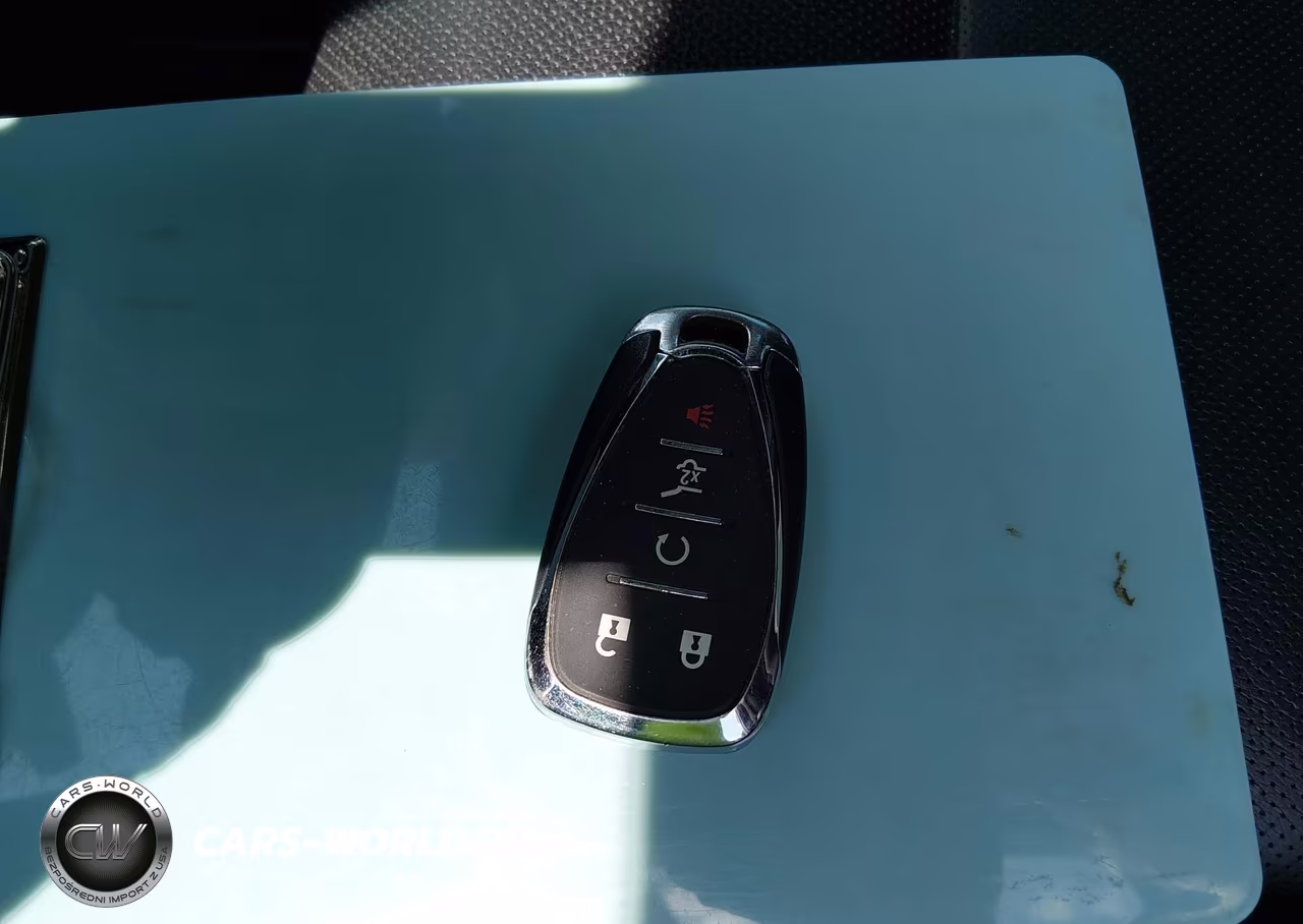 2018 Chevrolet Equinox Premier VIN:2GNAXMEV4J6184337 - 11