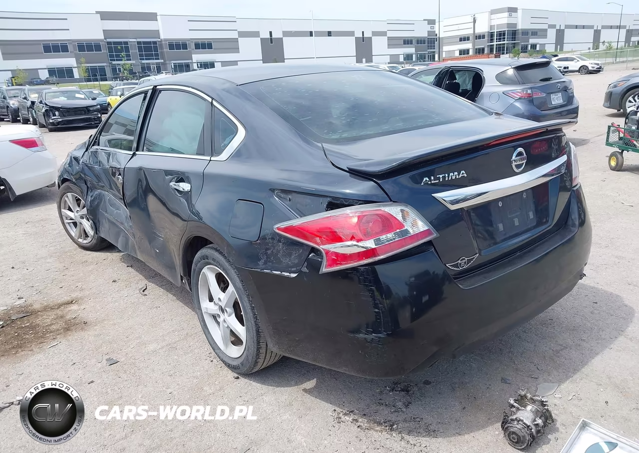 2015 Nissan Altima 2.5 VIN:1N4AL3AP5FC233782 - 3