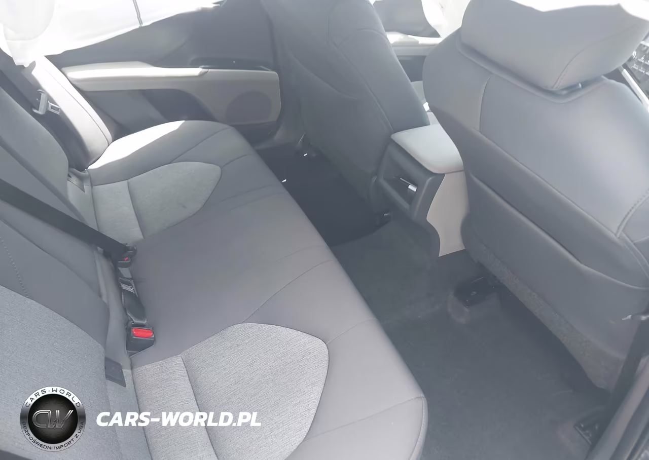 2020 Toyota Camry Le VIN:4T1C11AK4LU319555 - 8