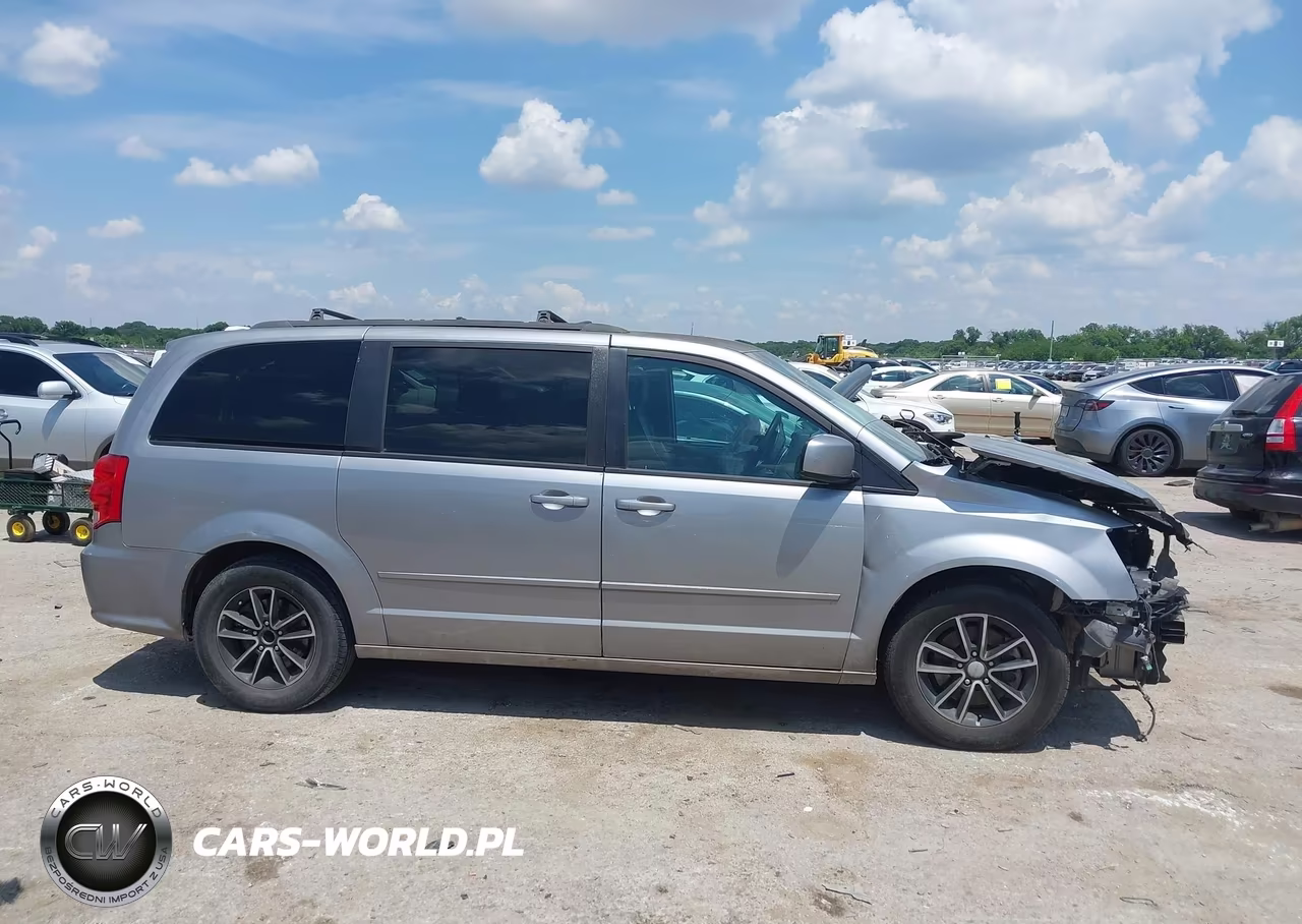 2017 Dodge Grand Caravan Gt VIN:2C4RDGEG2HR773032 - 13