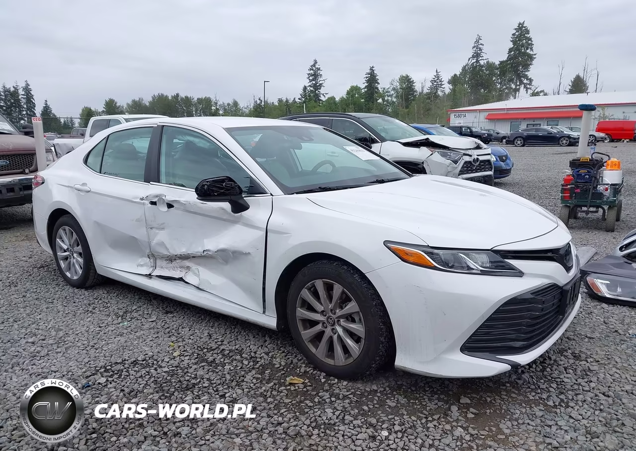 2019 Toyota Camry Le – zdjęcie 1 z 19