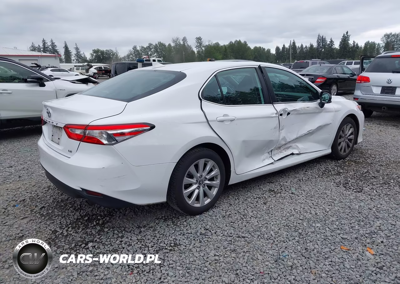 2019 Toyota Camry Le VIN:4T1B11HK7KU199802 - 4