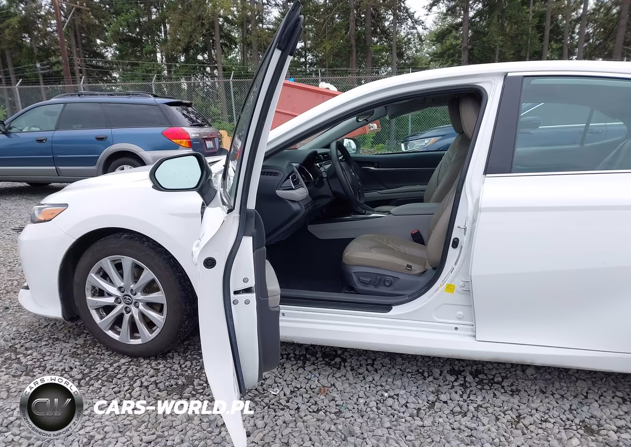 2019 Toyota Camry Le VIN:4T1B11HK7KU199802 - 5