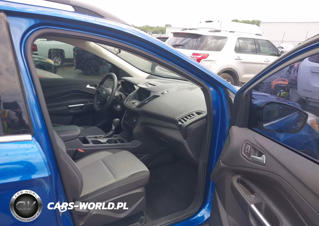 2017 Ford Escape Se VIN:1FMCU0GDXHUC86725 - 5