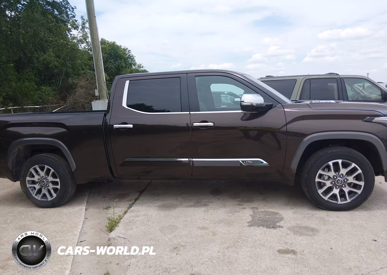 2024 Toyota Tundra Crewmax Platinum VIN:5TFMC5BC2RX001197 - 13