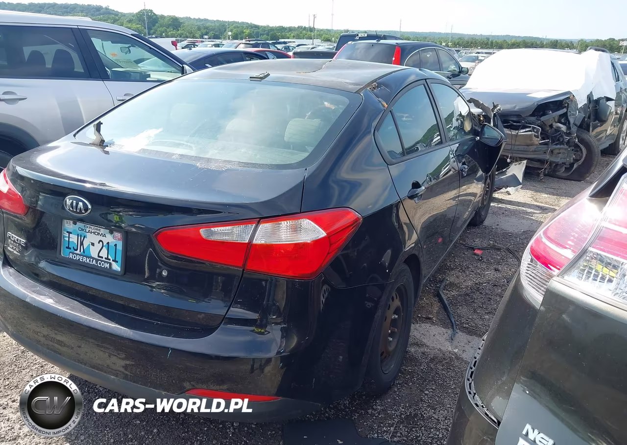 2015 Kia Forte Lx VIN:KNAFK4A6XF5366023 - 4