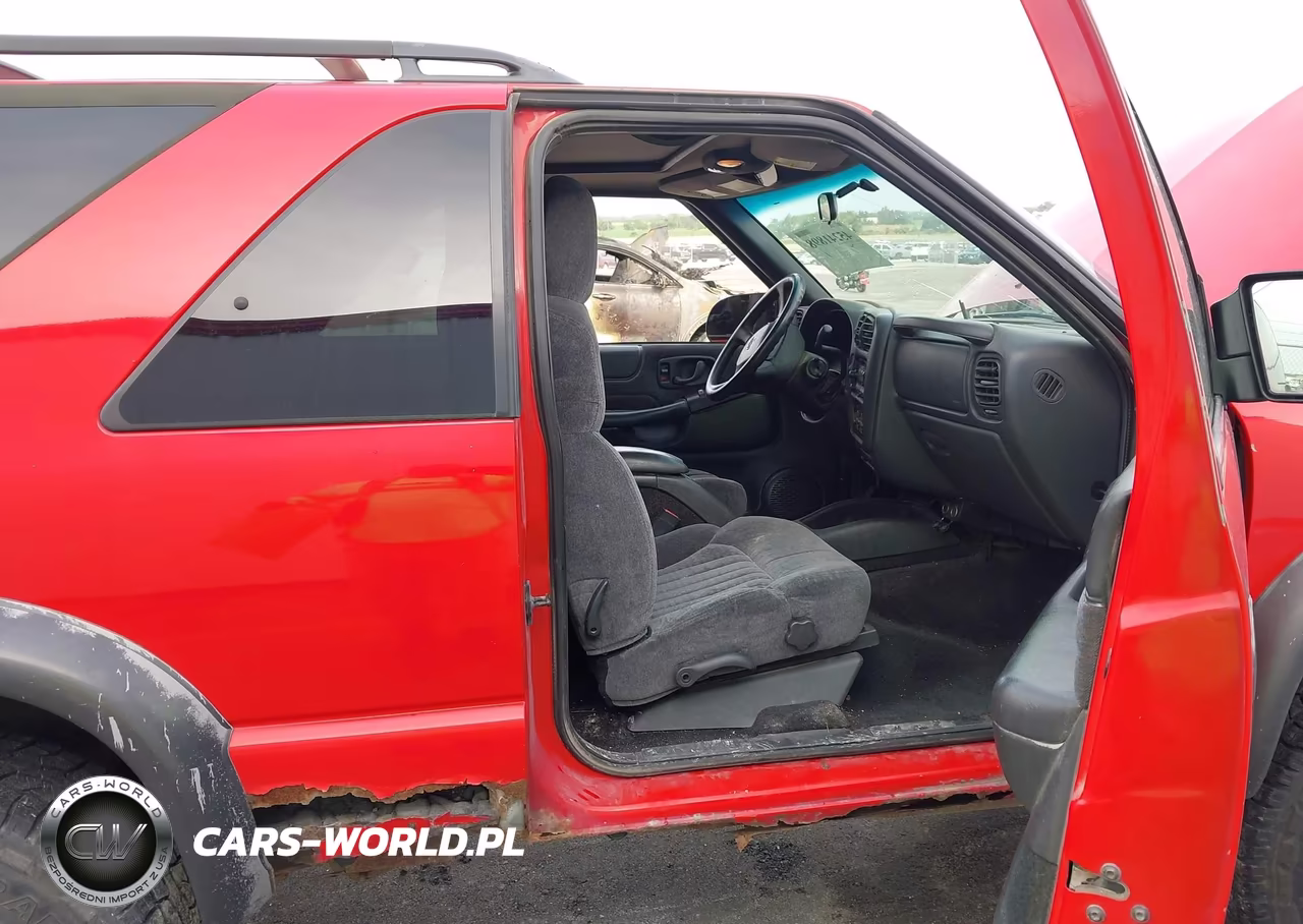 2001 Chevrolet Blazer Ls VIN:1GNCT18W41K140097 - 5