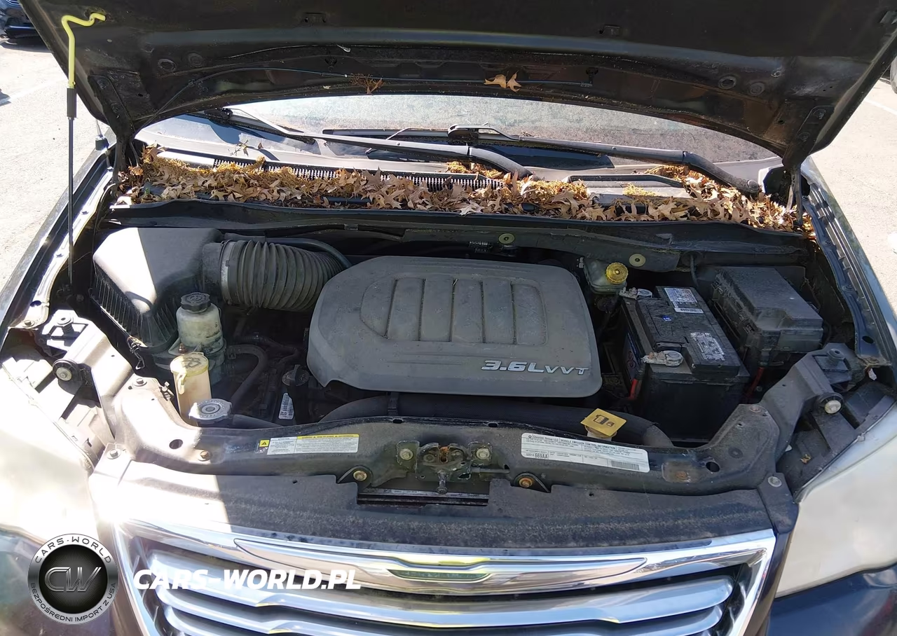 2012 Chrysler Town & Country Touring VIN:2C4RC1BG6CR367817 - 10