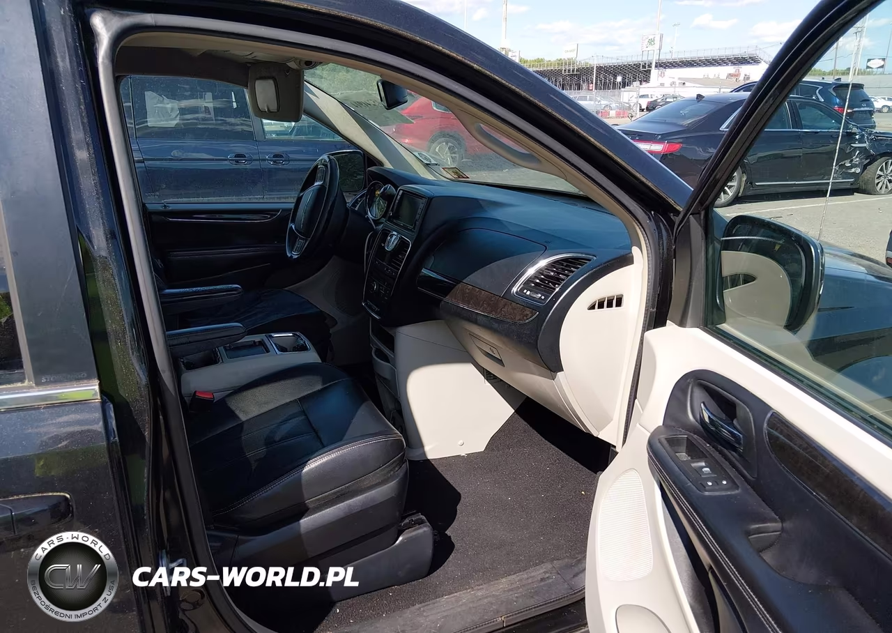 2012 Chrysler Town & Country Touring VIN:2C4RC1BG6CR367817 - 5
