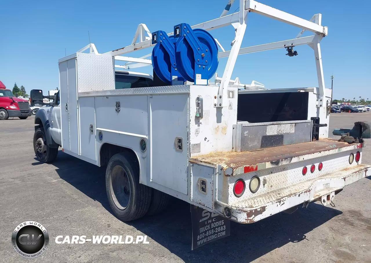 2015 Ford F-450 Chassis Xlt VIN:1FDUF4GT0FEC64009 - 3