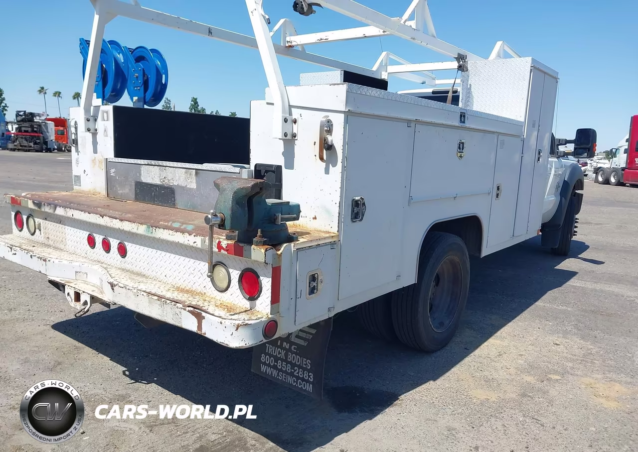 2015 Ford F-450 Chassis Xlt VIN:1FDUF4GT0FEC64009 - 4