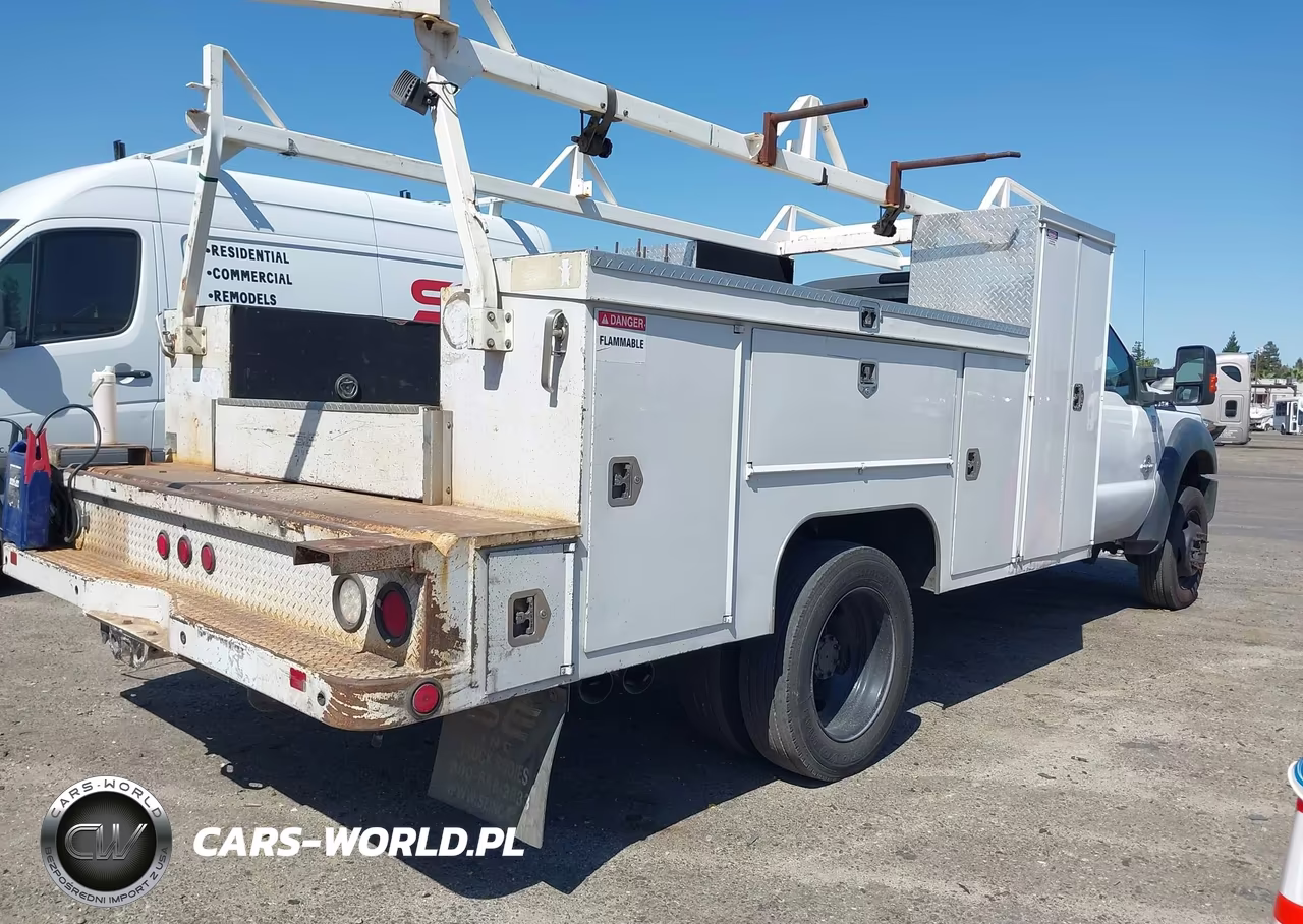 2016 Ford F-450 Chassis Xl VIN:1FDUF4GT8GED27682 - 4