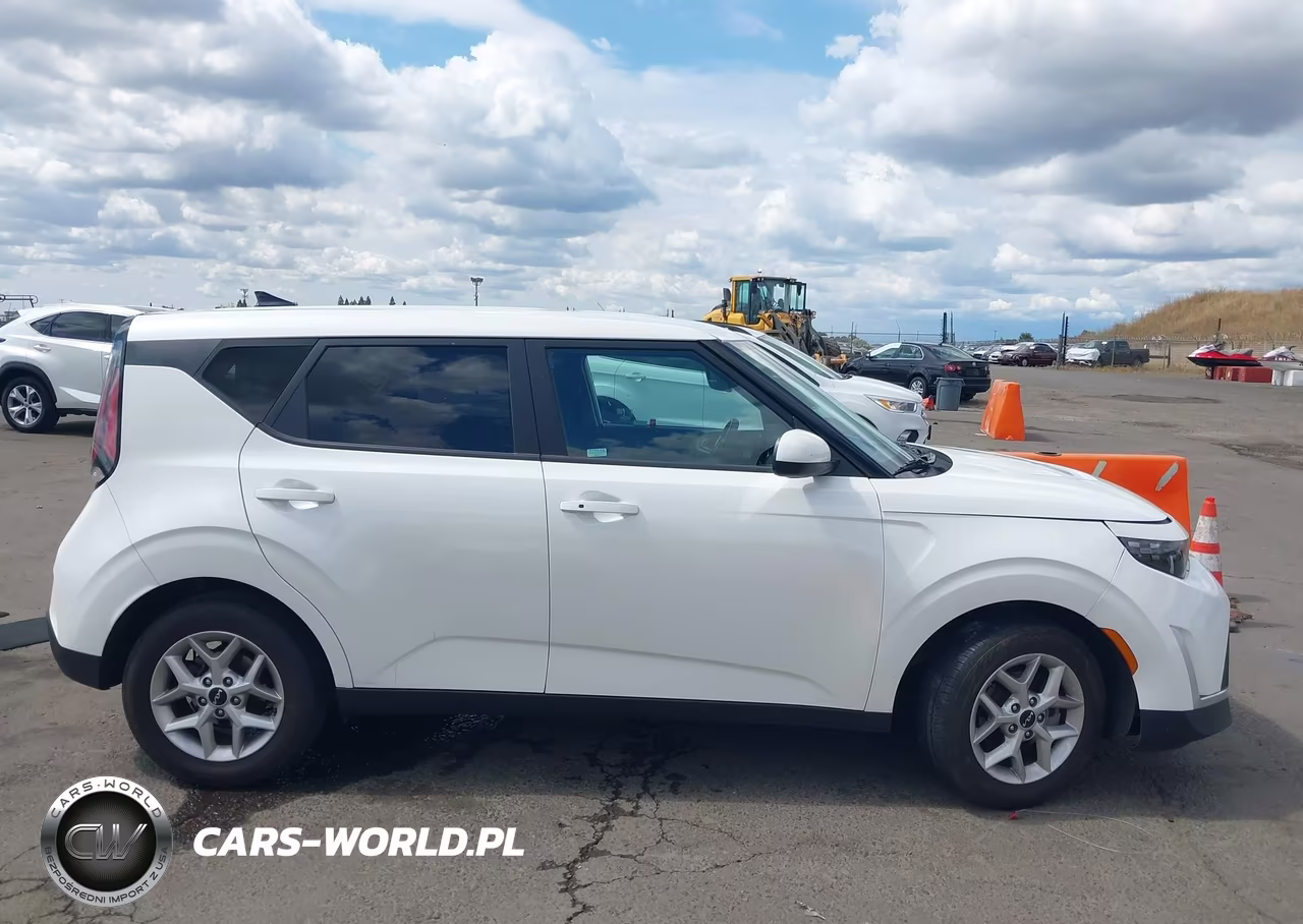 2023 Kia Soul S VIN:KNDJ23AUXP7865576 - 13