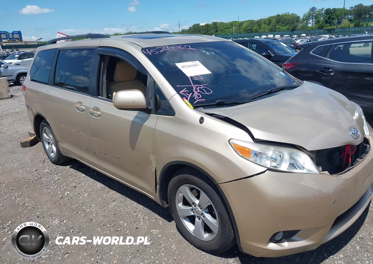 2014 Toyota Sienna Xle V6 8 Passenger – zdjęcie 1 z 17