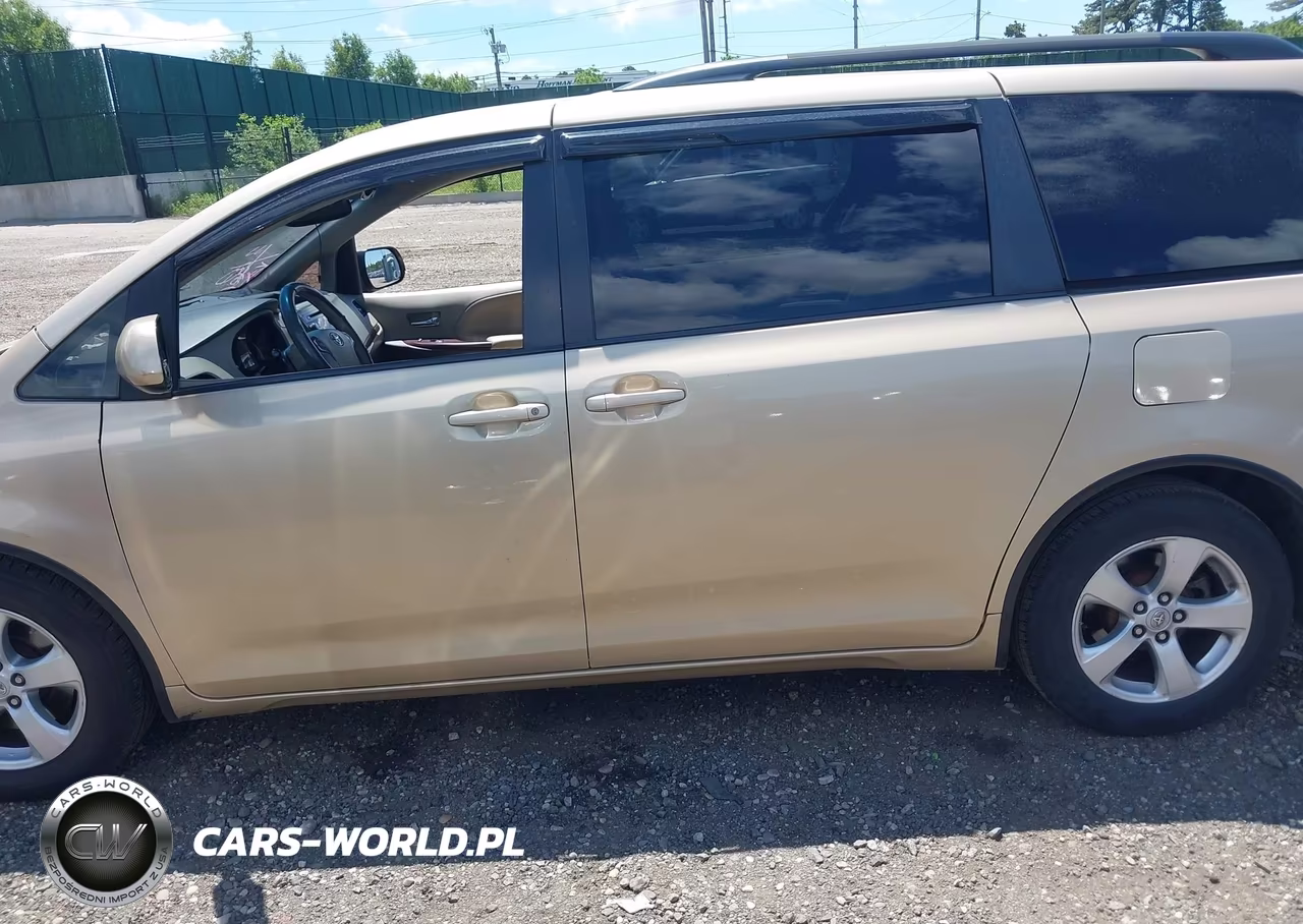 2014 Toyota Sienna Xle V6 8 Passenger VIN:5TDYK3DC4ES418021 - 14