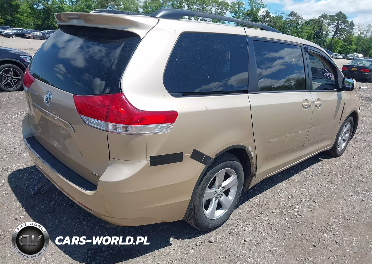 2014 Toyota Sienna Xle V6 8 Passenger VIN:5TDYK3DC4ES418021 - 4
