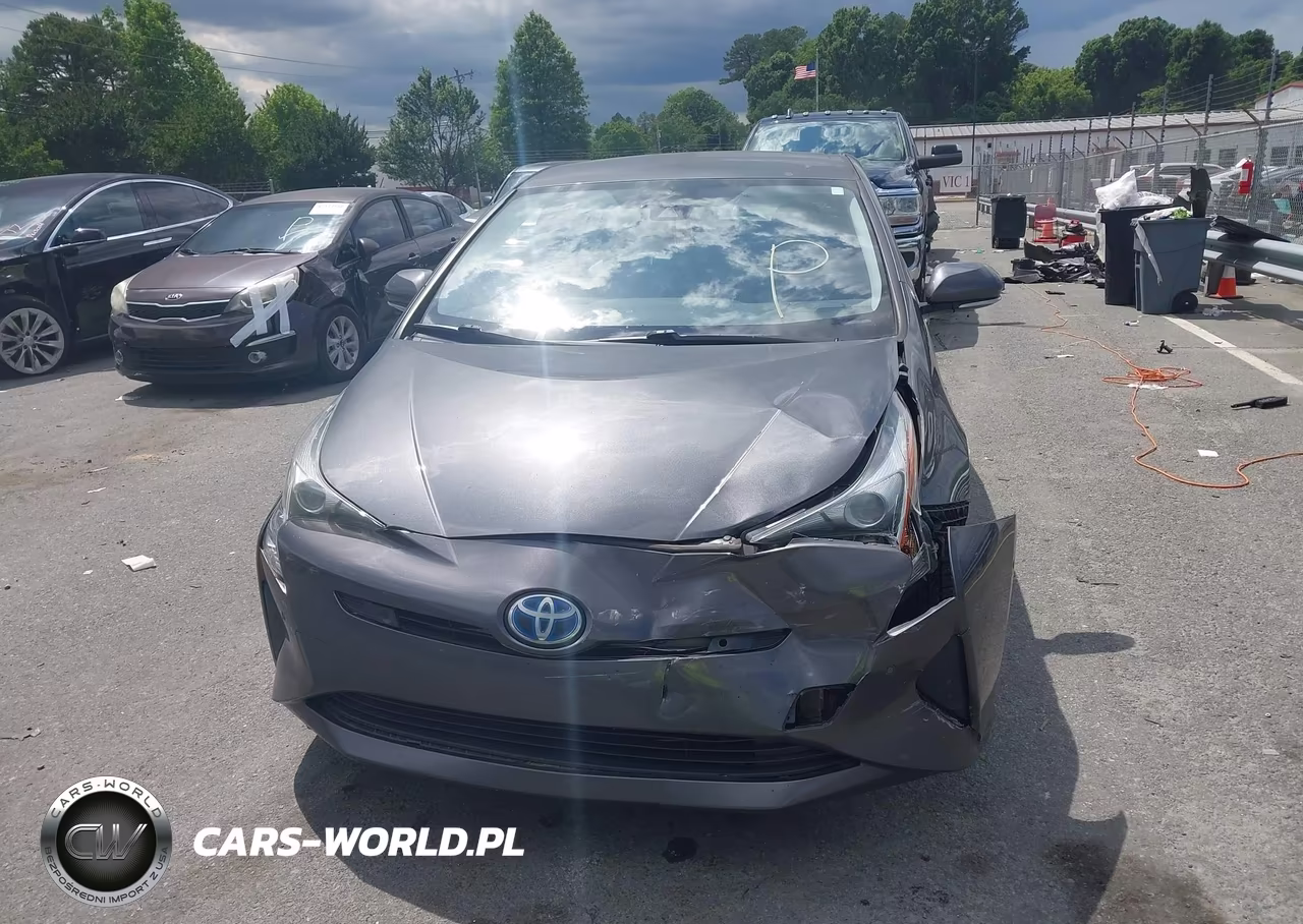 2018 Toyota Prius Three VIN:JTDKARFU7J3055307 - 12