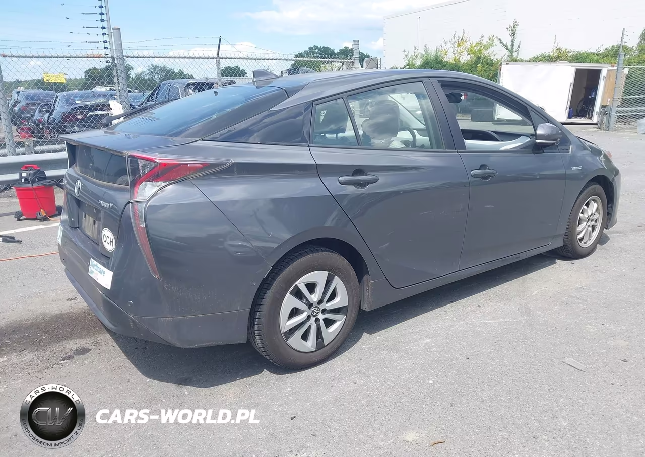 2018 Toyota Prius Three VIN:JTDKARFU7J3055307 - 4