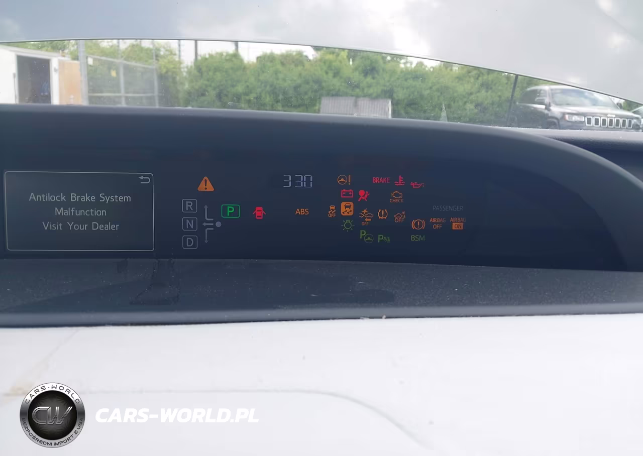 2018 Toyota Prius Three VIN:JTDKARFU7J3055307 - 7