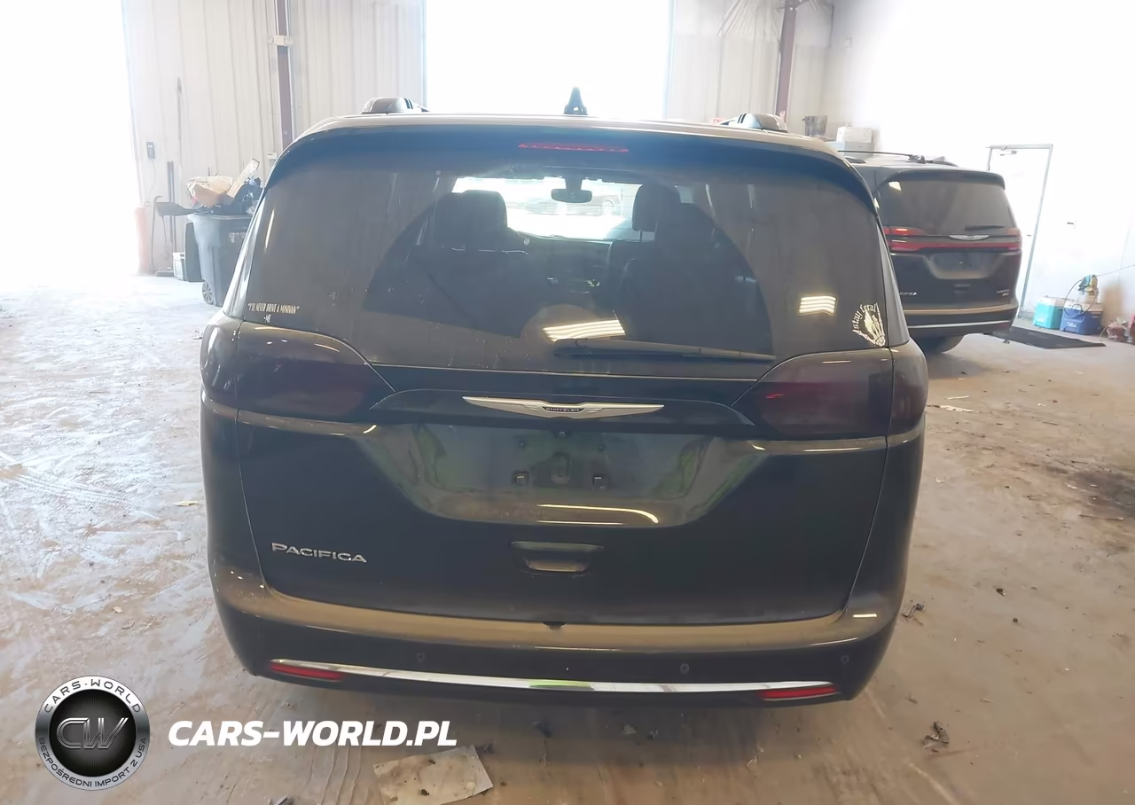 2019 Chrysler Pacifica Touring L VIN:2C4RC1BG2KR550503 - 16