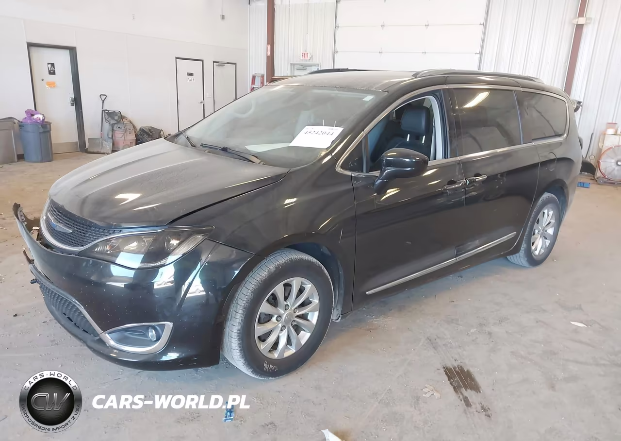 2019 Chrysler Pacifica Touring L VIN:2C4RC1BG2KR550503 - 2