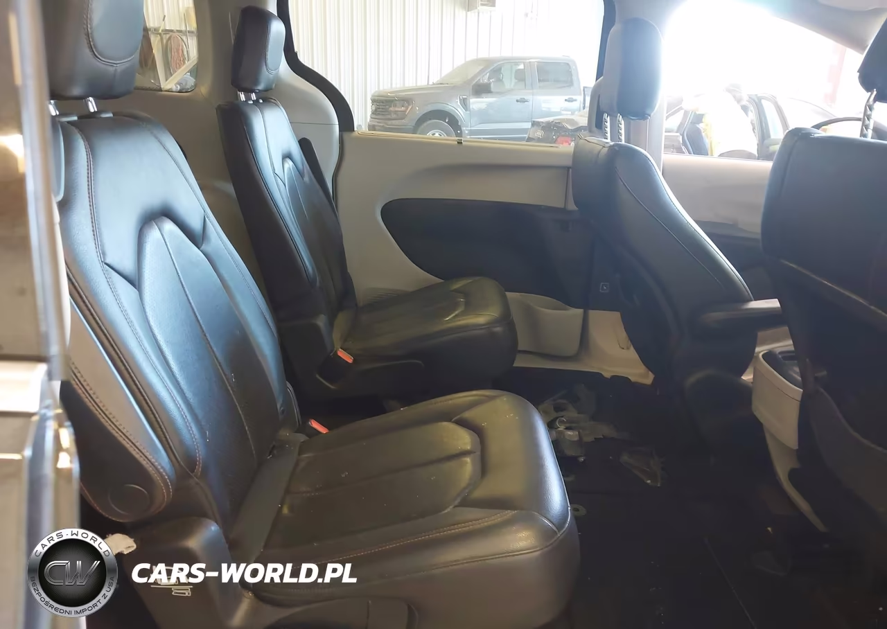2019 Chrysler Pacifica Touring L VIN:2C4RC1BG2KR550503 - 8
