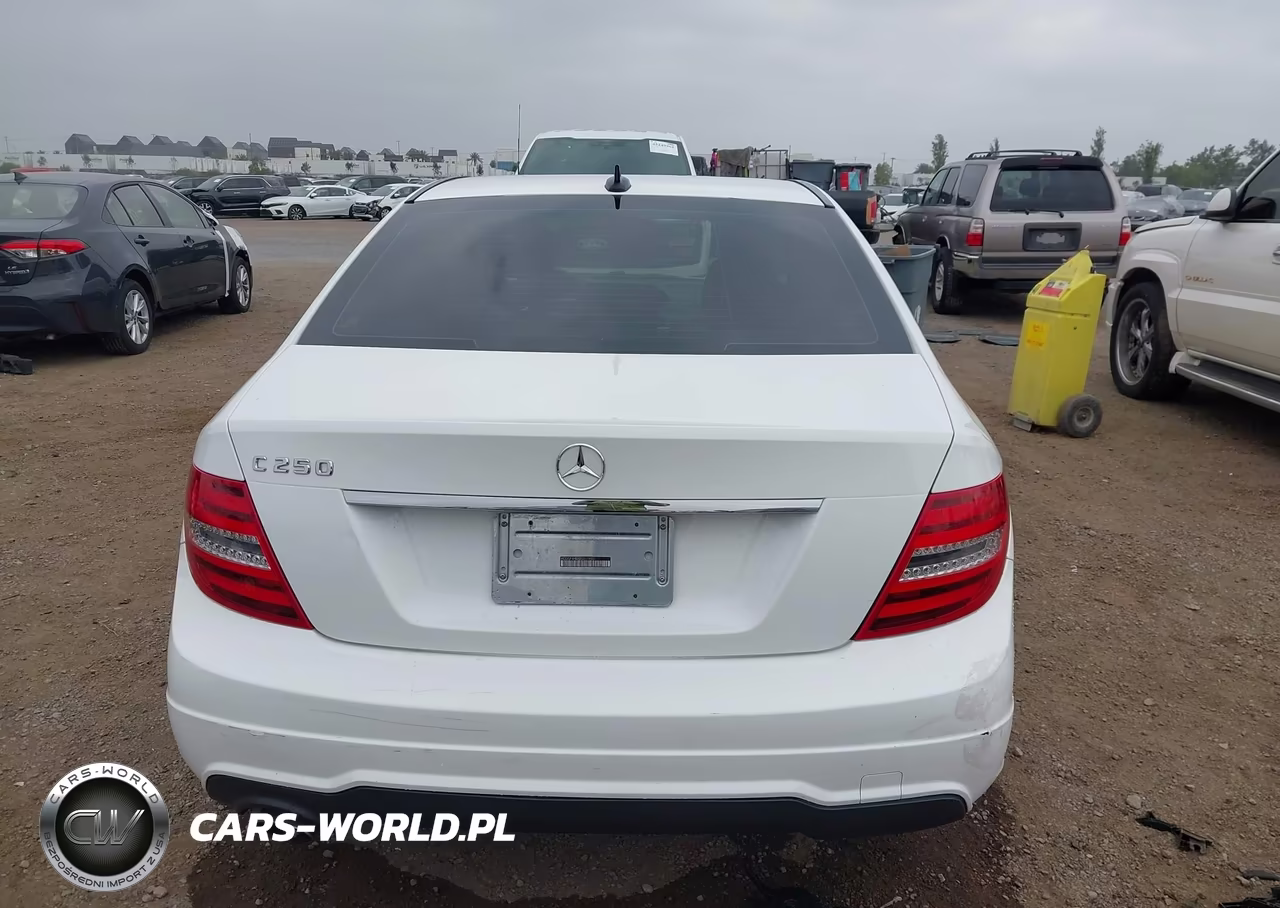 2014 Mercedes-Benz C 250 Sport VIN:WDDGF4HBXEG211950 - 16