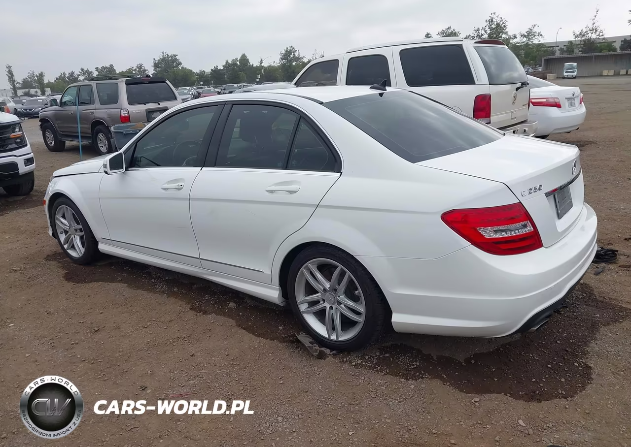 2014 Mercedes-Benz C 250 Sport VIN:WDDGF4HBXEG211950 - 3