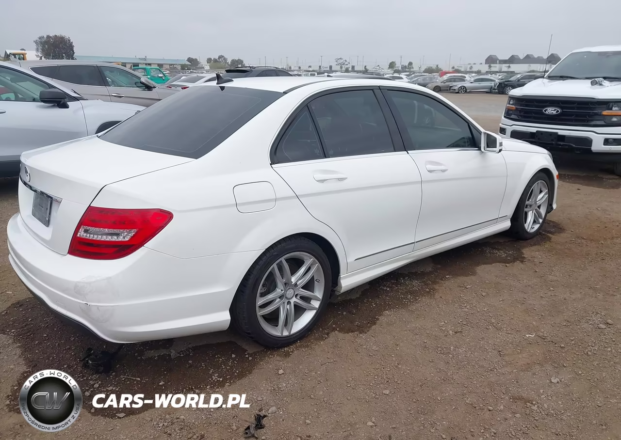 2014 Mercedes-Benz C 250 Sport VIN:WDDGF4HBXEG211950 - 4