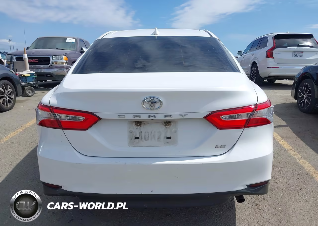 2020 Toyota Camry Le VIN:4T1C11AK8LU343552 - 15