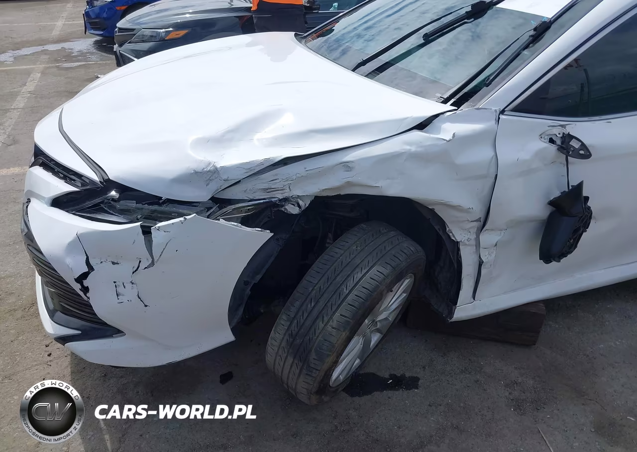 2020 Toyota Camry Le VIN:4T1C11AK8LU343552 - 6