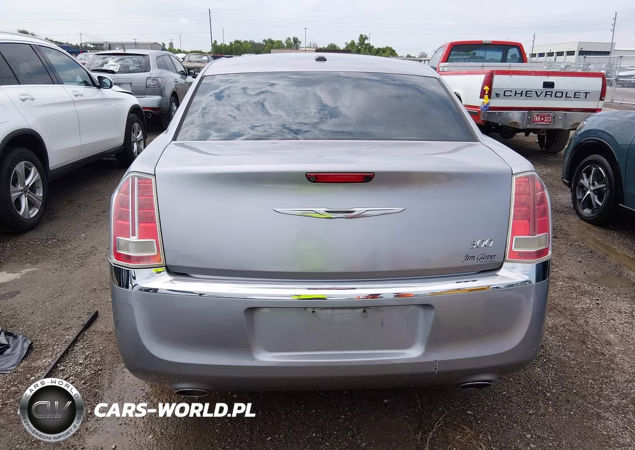 2014 Chrysler 300 VIN:2C3CCAAG0EH182795 - 17