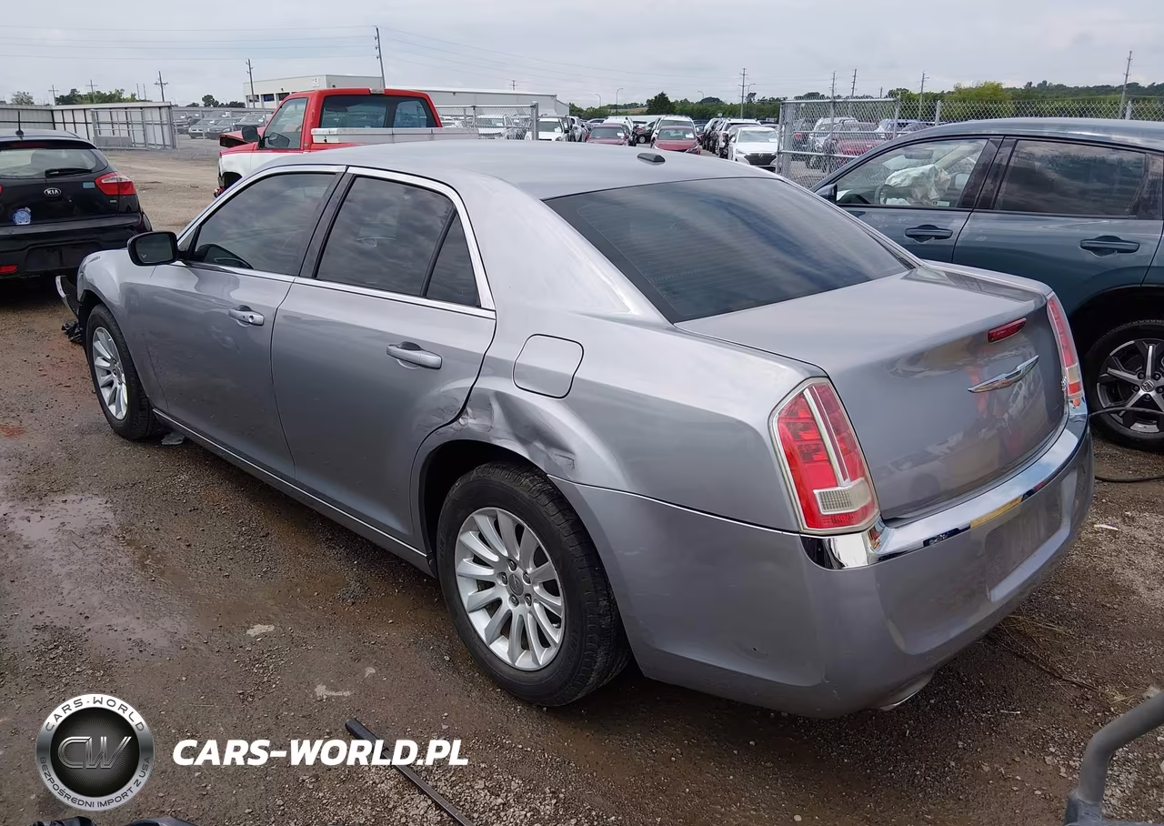 2014 Chrysler 300 VIN:2C3CCAAG0EH182795 - 3